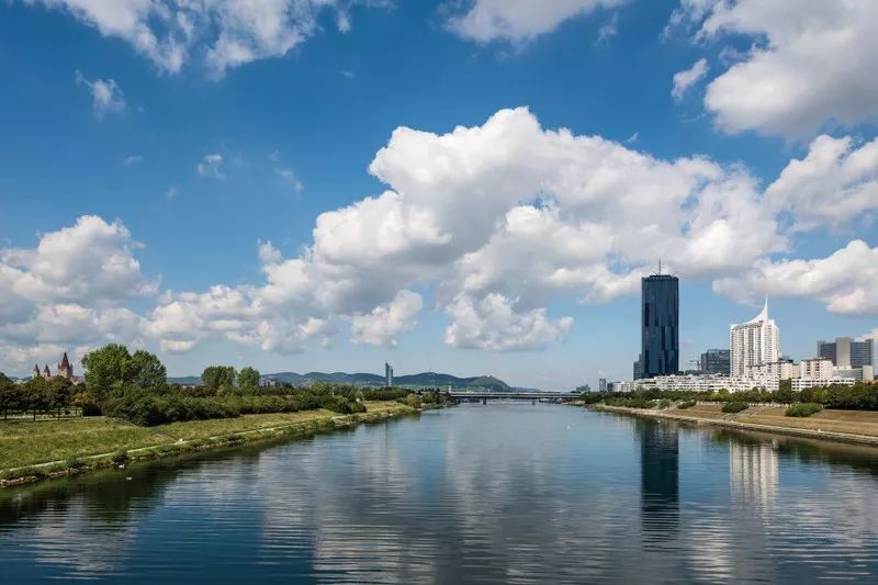 Travel Notes | The Final Chapter of the Eastern Europe Series—Entering the Ultimate Feast of Music Maria Theresa Square
