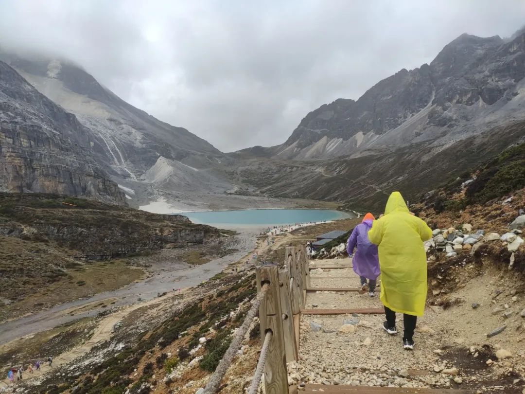 Yearning for freedom - Sichuan-Tibet Line (2)