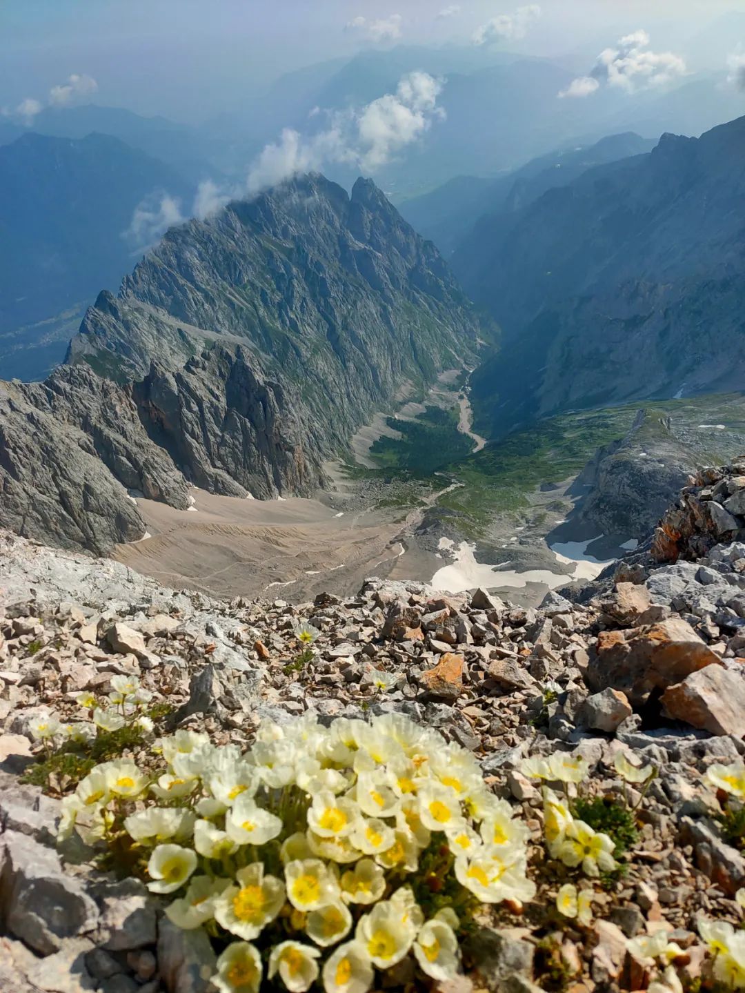 The exhausting via ferrata ridge route of the Zugspitze