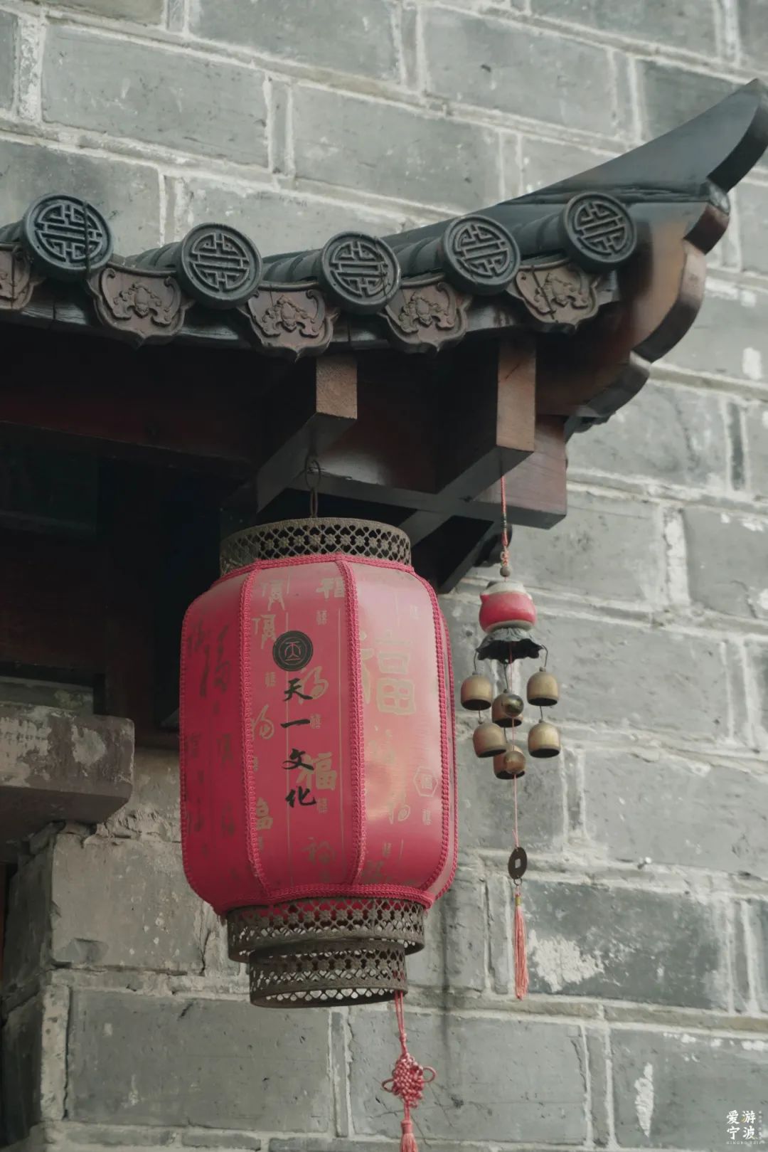 Love Travels | Water is born in the sky, 60% of the earth is it, and the cultural context is thousands of years. Tianyi Pavilion