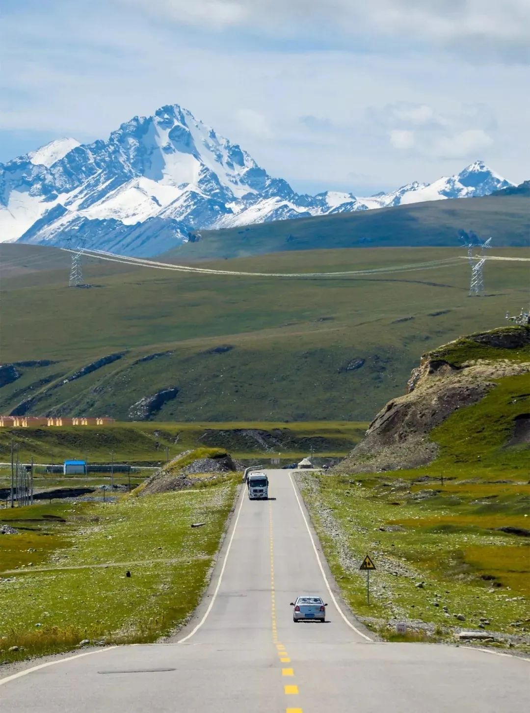 Travel Notes of the Western Regions丨North and South Xinjiang 30 Days丨Duku Highway丨Nalati Town – Bayinbuluke Grassland – Tielimai Tidaban – Big and Small Dragon Ponds – Tianshan Mysterious Grand Canyon – Kuqa County (11)