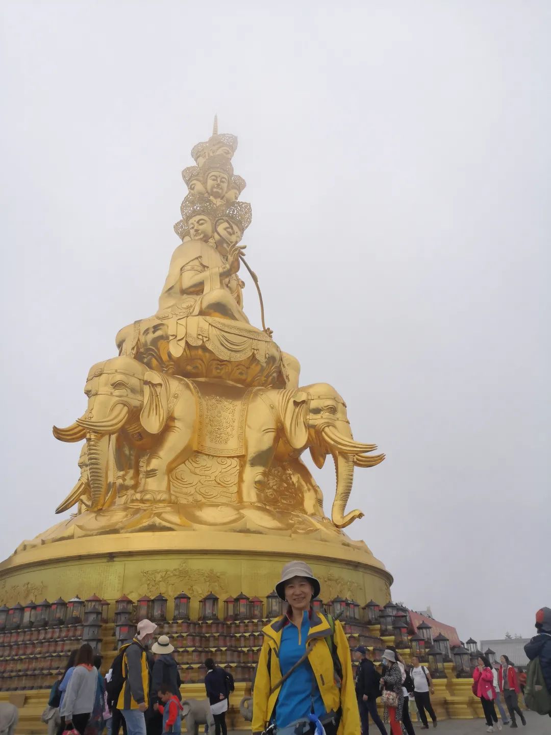 Mount Emei successfully climbed to the top again on May Day after many hardships