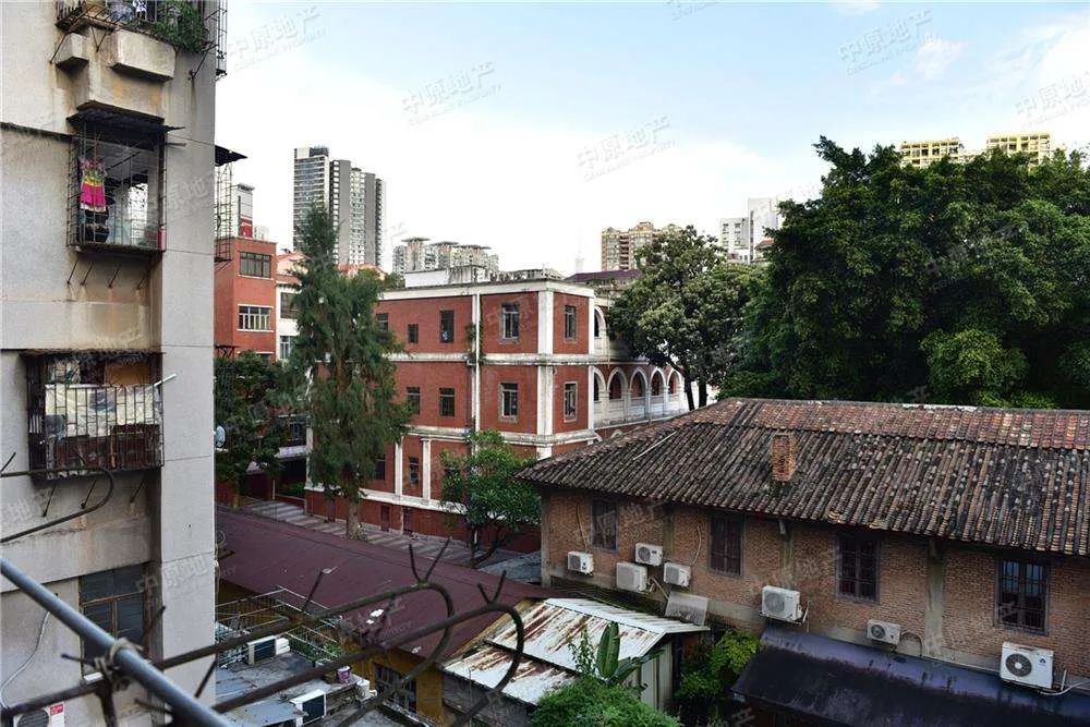 Happiness and hesitation, my years on Fujin Road in Guangzhou