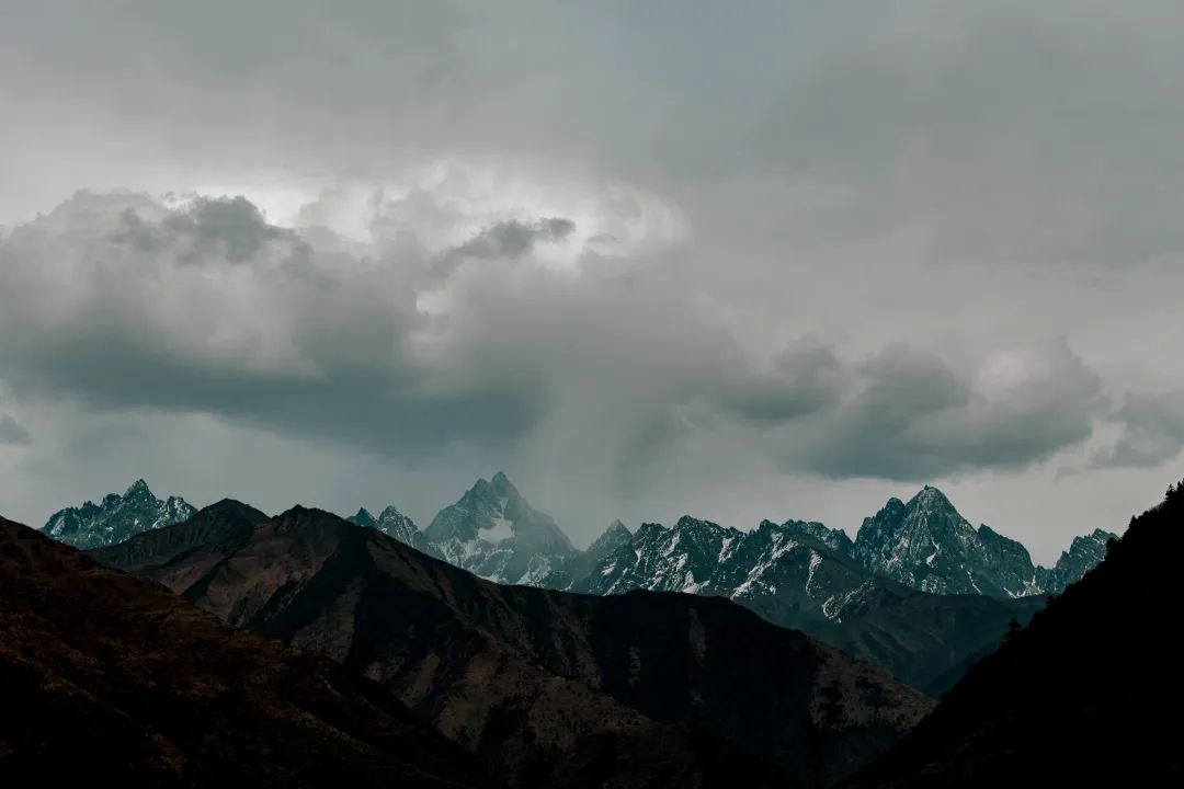 Travel Notes on the Small Ring Route in Western Sichuan| Looking for the pure land on earth, hiking 10 kilometers at an altitude of 4600 meters, almost confessed in Daocheng Yading Day 0 Beijing-Chengdu Day 1 Chengdu-Honghaizi-Yala Pass-Qingrao Shens