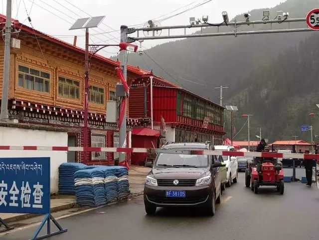 Western Sichuan Grand Ring Tour | Day 3: The Buddhist College that is about to disappear