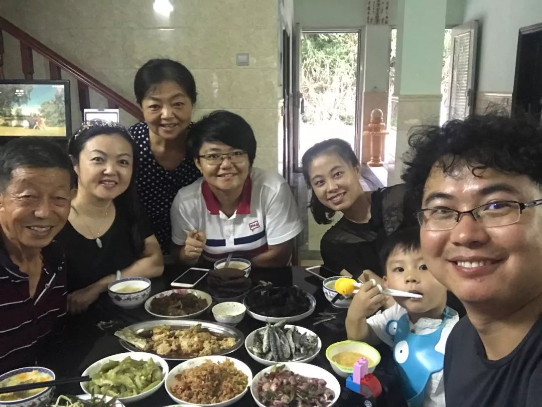 Travel Notes on Wanning, Hainan: We who travel in a small way feel the family affection and warmth in our fellow villagers