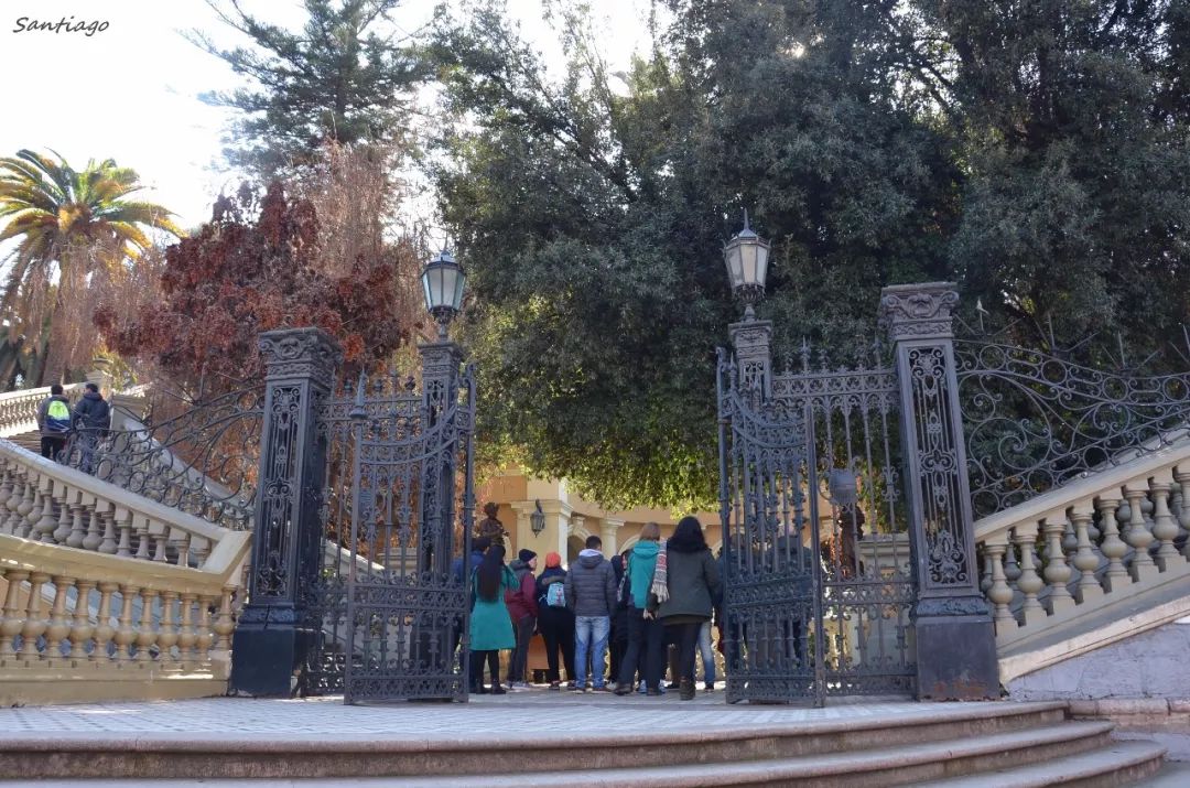 Walking in Chile—Santiago (5)
