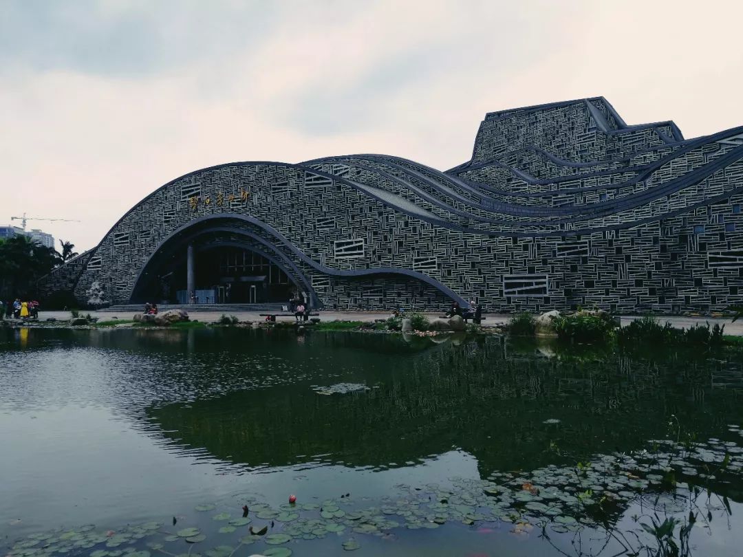 Liuzhou - Half the city is clear and full of green water (2)