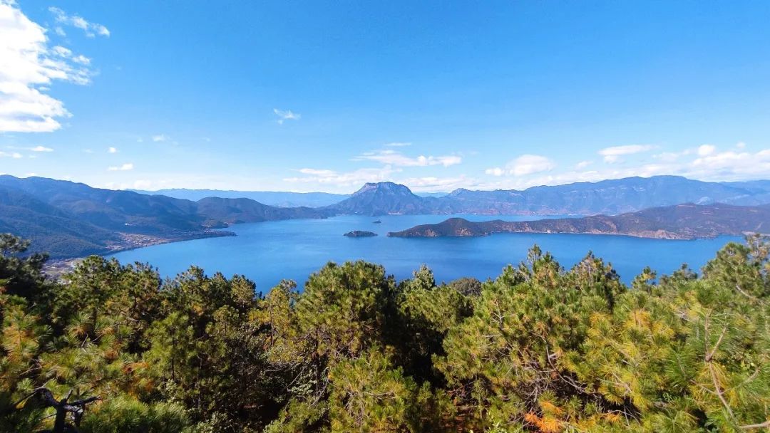 Yunnan Travel Notes | Cycling on Lugu Lake