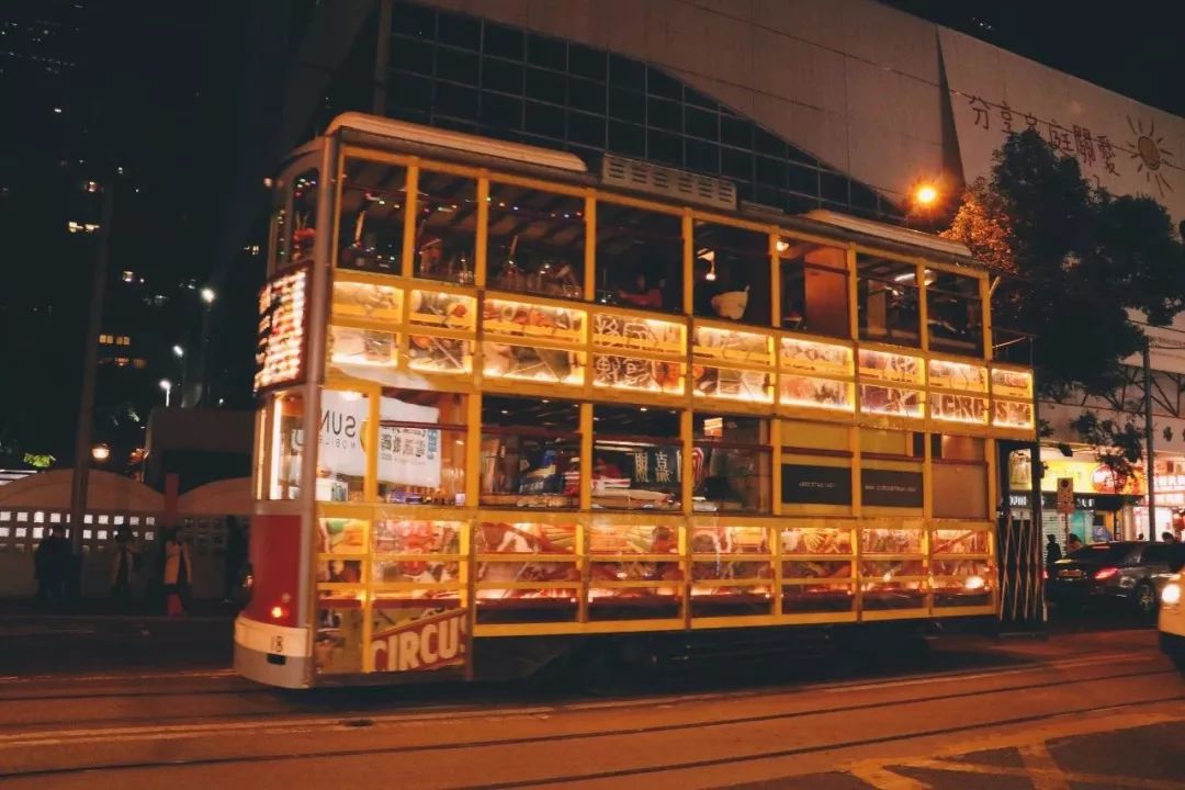 Hong Kong | Full of Christmas spirit, the whole city is waiting with you for the old man with the red hat and white beard.
