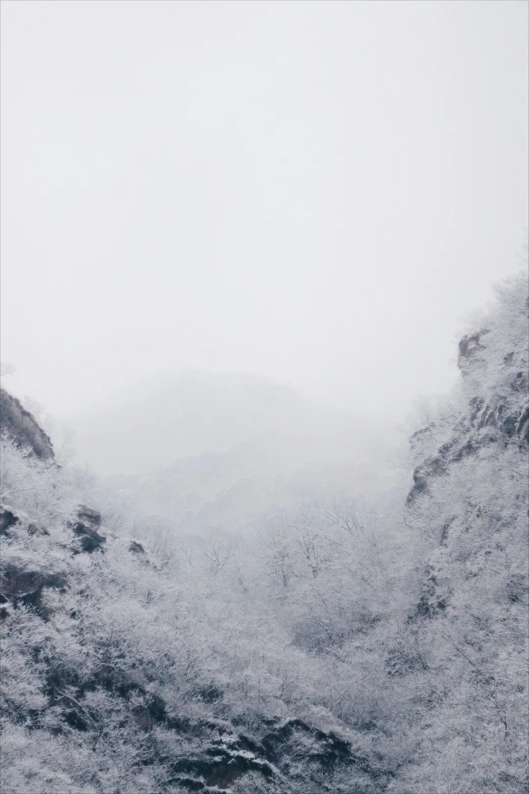 West Beijing Ancient Road || GOOD ALL Happiness and warmth come with the first snow in Beijing!