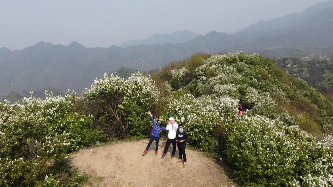 What kind of experience is it to take a Macau beauty to hike the Qinling Mountains (Liu Shang Huangyu Temple)?