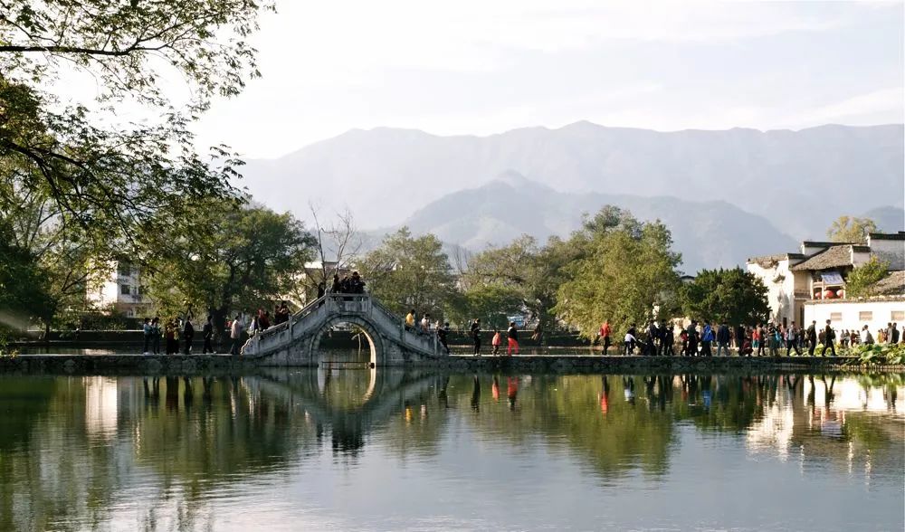 Travel Notes | The Huizhou I took photos of in those years: pink walls and black tiles, Tangyue Archway and Xin'an River