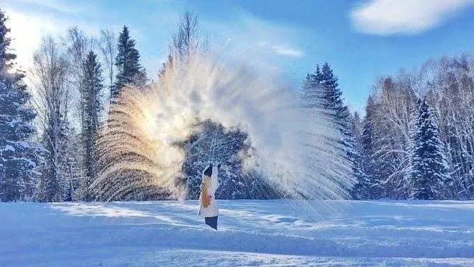 Wulungu Lake Winter Fishing Festival | Desert fishing town, walking in the snow to find fish
