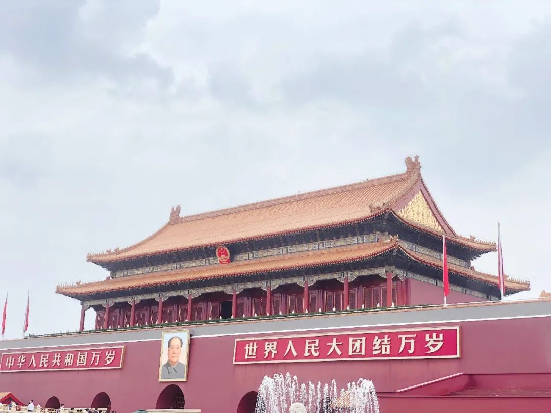Ding dong丨Travel through the prosperity of thousands of years, look for the golden autumn in the Northern Capital on the left, and visit Universal Studios on the right丨rush for a romantic encounter