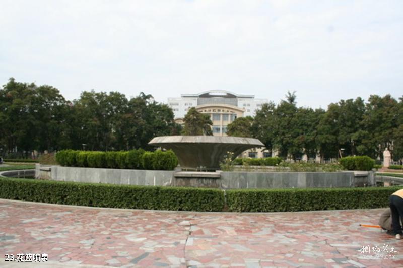 Shaanxi History Museum Travel Guide